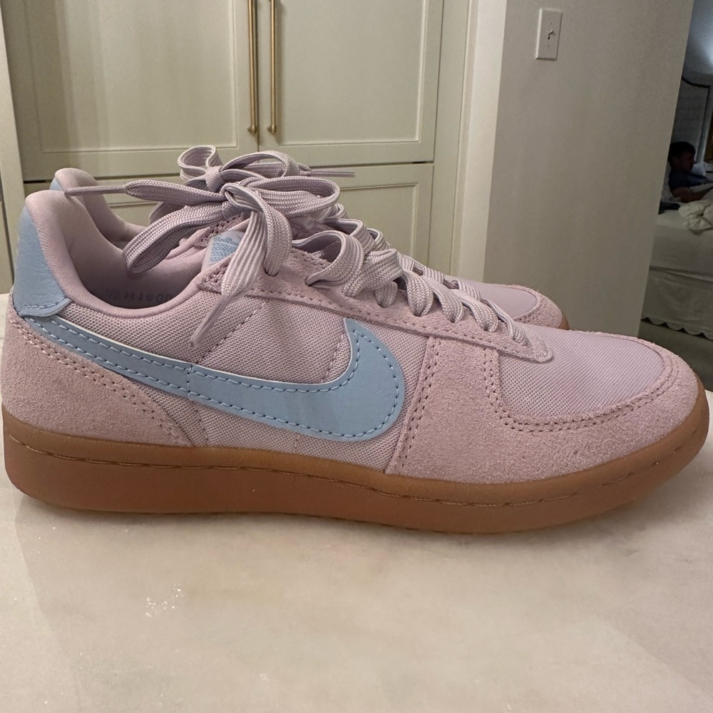Nike Field General 6.5 lavender & light blue